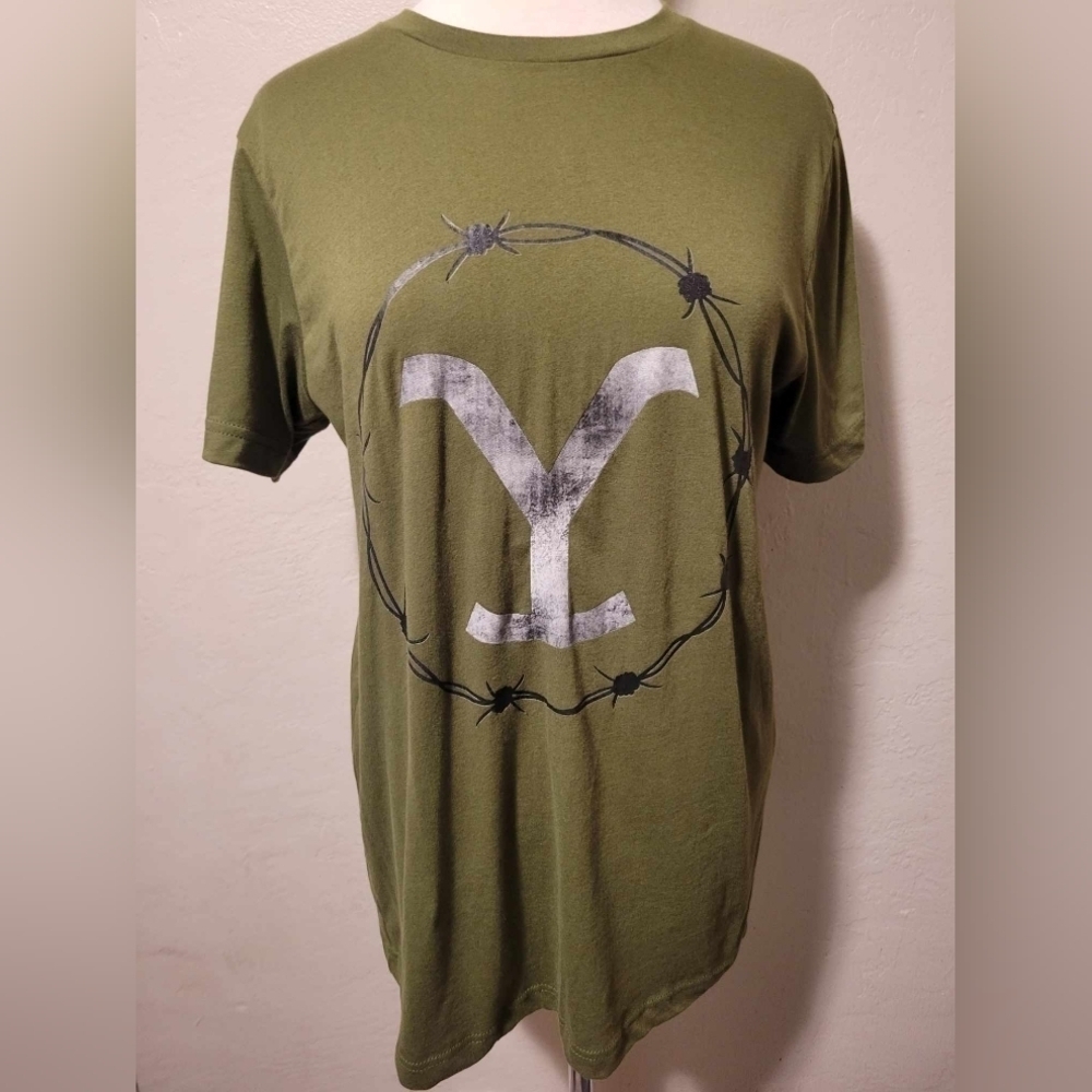 NWOT Yellowstone tshirt‎